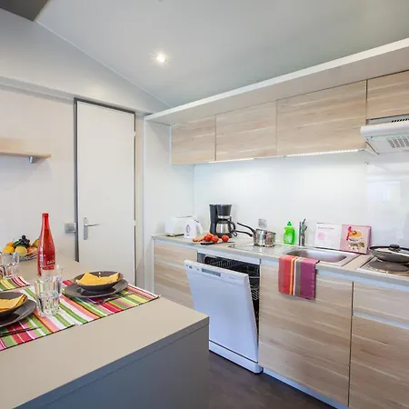 Les Peupliers 캠프장 4*