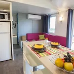 Camping Les Peupliers 4*