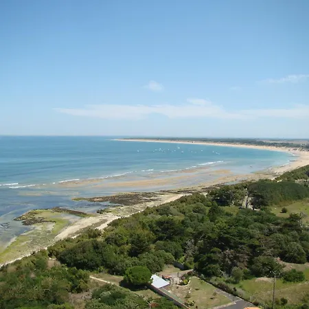 مكان تخييم Les Peupliers 4*