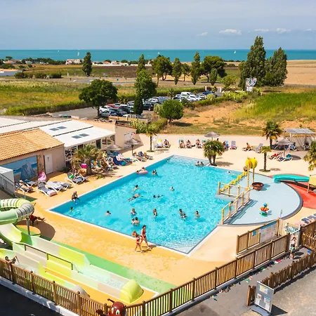 Campsite Les Peupliers La Flotte
