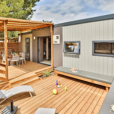 Les Peupliers 4* مدينة لا فلوت