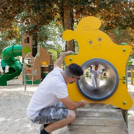 مكان تخييم Les Peupliers مدينة لا فلوت