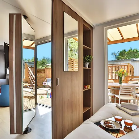 Les Peupliers مكان تخييم مدينة لا فلوت