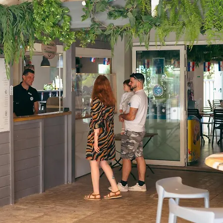 Les Peupliers Campsite La Flotte