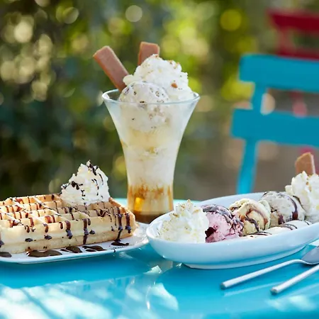 Les Peupliers مكان تخييم 4*