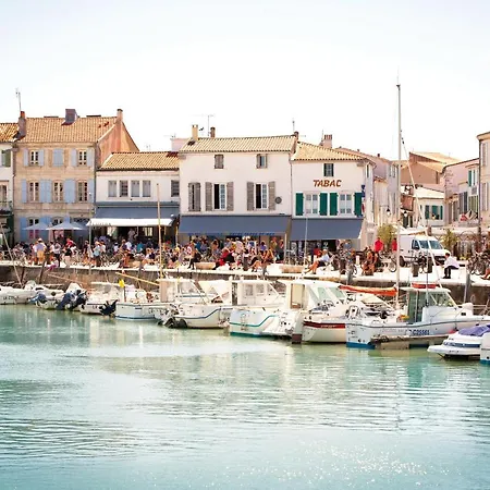 مكان تخييم Les Peupliers 4*