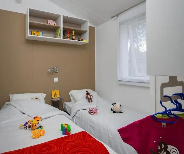 Campsite Les Peupliers La Flotte