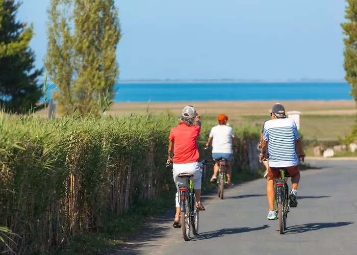 Campsite Les Peupliers La Flotte