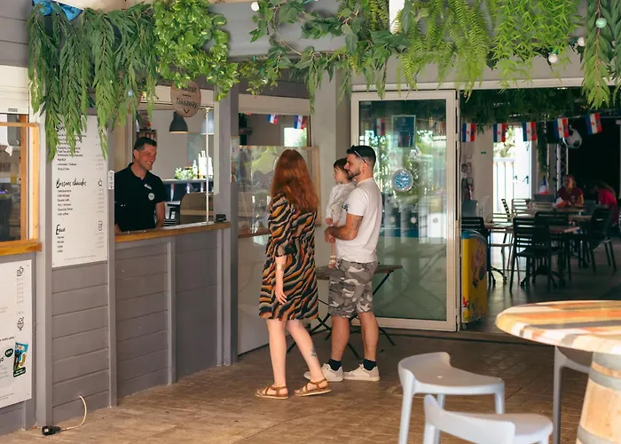 Les Peupliers Campsite La Flotte