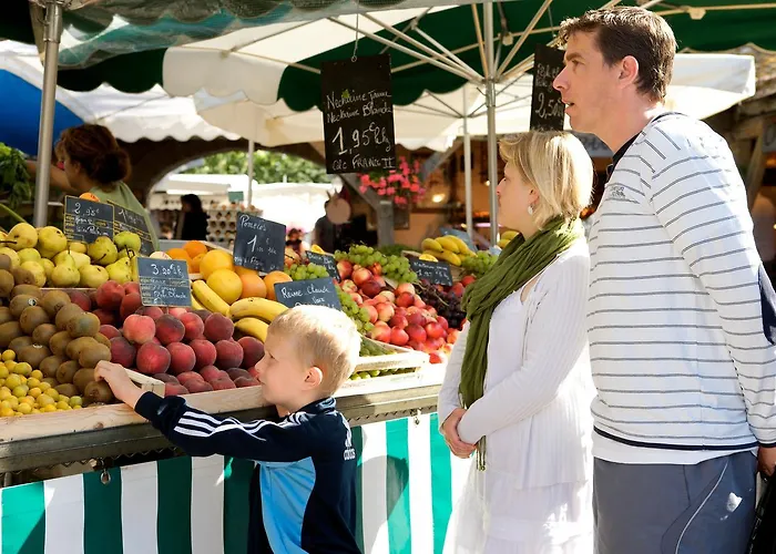 Campsite Les Peupliers La Flotte